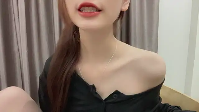 Snapshot of Your-Sunshine chatting on December 2024 04:51:01 PM Your-Sunshine online show from December 2024 04:51:01 PM