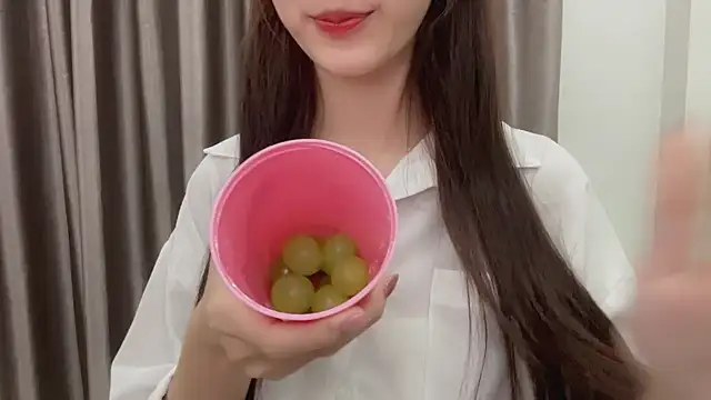 Snapshot of Your-Sunshine chatting on December 2024 04:46:02 PM Your-Sunshine online show from December 2024 04:46:02 PM