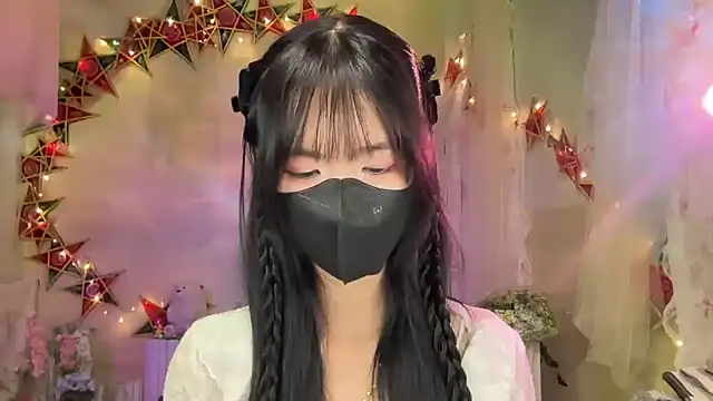 Snapshot of Your-Sunshine chatting on October 2025 04:15:02 PM Your-Sunshine online show from October 2025 04:15:02 PM