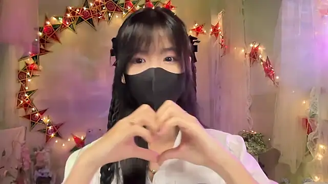 Snapshot of Your-Sunshine chatting on October 2025 04:37:01 PM Your-Sunshine online show from October 2025 04:37:01 PM