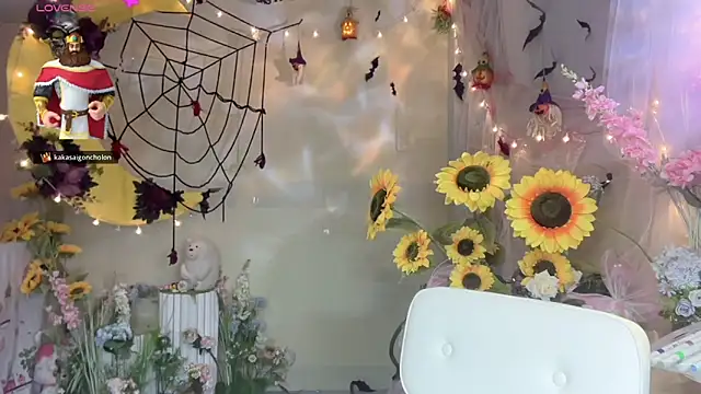 Snapshot of Your-Sunshine chatting on October 2025 05:19:02 PM Your-Sunshine online show from October 2025 05:19:02 PM