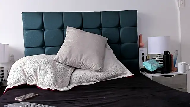 charlott lens online show from February 2025 07:28:01 PM