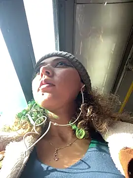 charlott lens online show from February 2025 12:39:01 PM