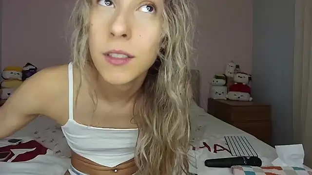 Snapshot of Chiara_2002 chatting on July 2026 08:11:01 PM Chiara 2002 online show from July 2026 08:11:01 PM