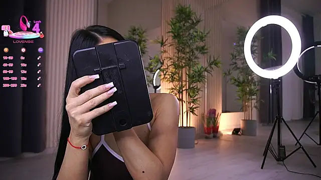 Abbela White online show from March 2025 06:37:01 AM