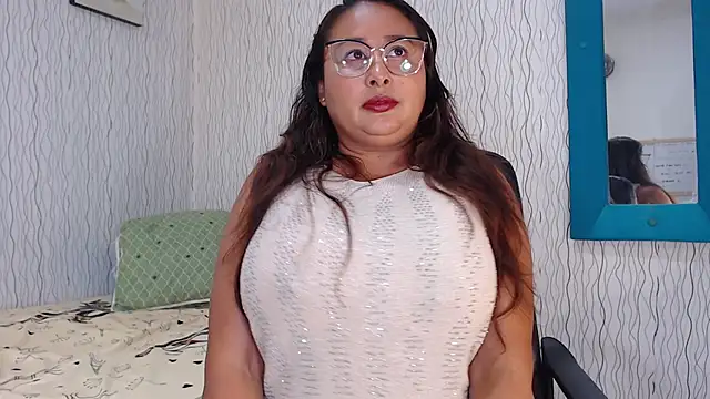 Snapshot of NadiaWhite chatting on January 2025 06:46:01 PM NadiaWhite online show from January 2025 06:46:01 PM