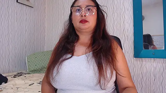 Snapshot of NadiaWhite chatting on February 2025 06:13:02 PM NadiaWhite online show from February 2025 06:13:02 PM