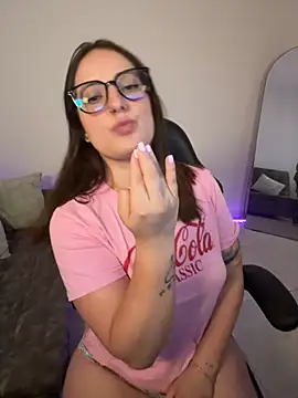 Snapshot of Megan_lu2 chatting on September 2025 06:18:01 AM Megan lu2 online show from September 2025 06:18:01 AM