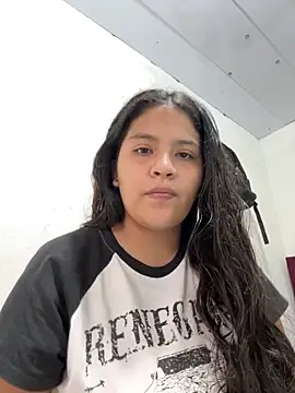 moncerrat luna online show from May 2026 09:20:01 PM
