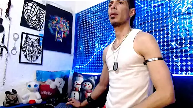 Snapshot of Mensecret69 chatting on December 2024 07:37:02 PM Mensecret69 online show from December 2024 07:37:02 PM