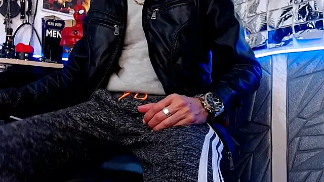 Snapshot of Mensecret69 chatting on February 2025 04:53:02 AM Mensecret69 online show from February 2025 04:53:02 AM