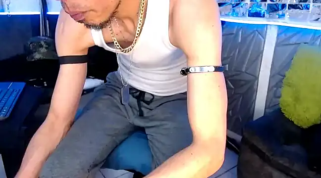 Snapshot of Mensecret69 chatting on February 2025 09:13:02 PM Mensecret69 online show from February 2025 09:13:02 PM