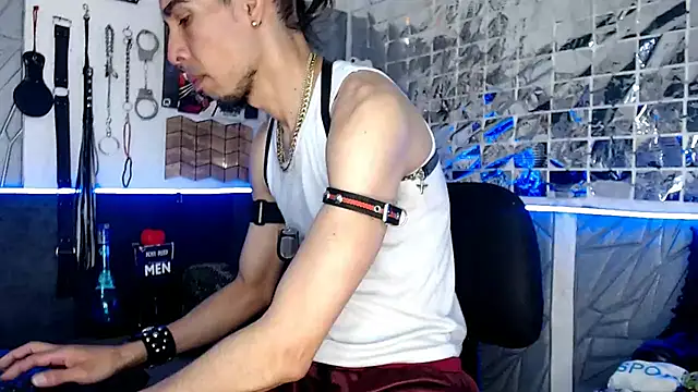 Snapshot of Mensecret69 chatting on March 2025 05:39:02 PM Mensecret69 online show from March 2025 05:39:02 PM