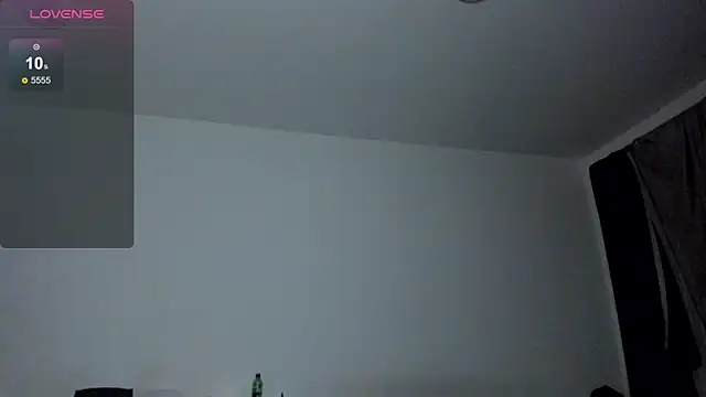 Snapshot of KitsuneRem chatting on October 2025 07:42:02 PM KitsuneRem online show from October 2025 07:42:02 PM