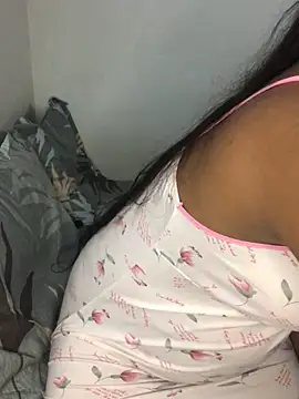 Snapshot of Rose_Olivia chatting on January 2025 12:56:01 PM Rose Olivia online show from January 2025 12:56:01 PM