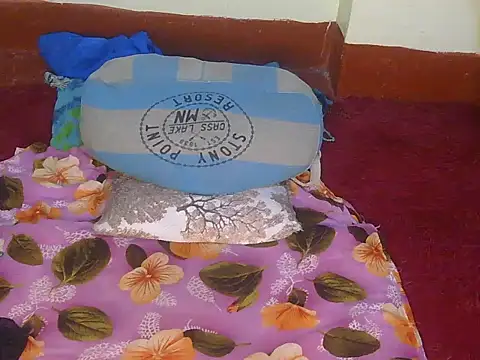 Snapshot of Pretty_hazel chatting on February 2026 08:34:02 AM Pretty hazel online show from February 2026 08:34:02 AM