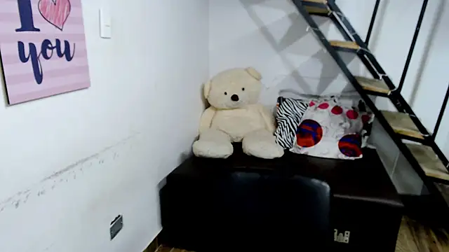 samantha baby  online show from January 2025 06:38:02 PM