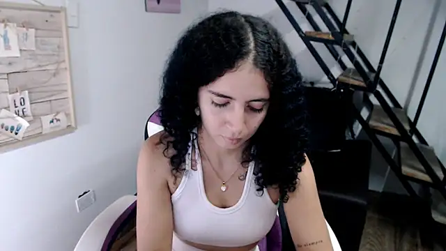 Snapshot of samantha_baby_ chatting on December 2025 06:25:02 PM samantha baby online show from December 2025 06:25:02 PM