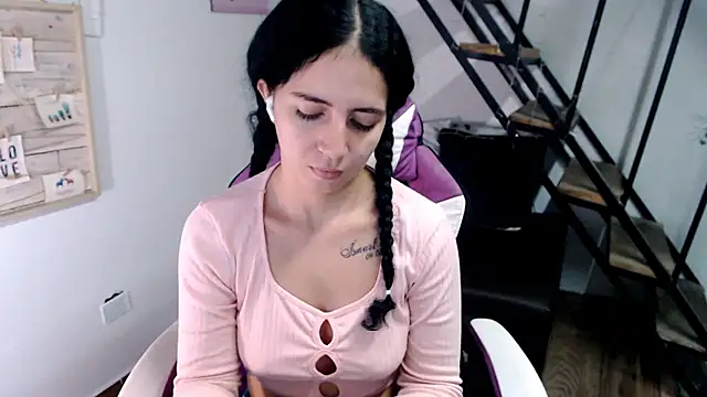 Snapshot of samantha_baby_ chatting on January 2026 04:33:02 PM samantha baby online show from January 2026 04:33:02 PM