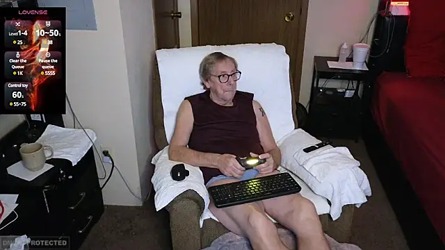 Snapshot of Lusty_Kinks chatting on December 2024 02:13:01 PM Lusty Kinks online show from December 2024 02:13:01 PM