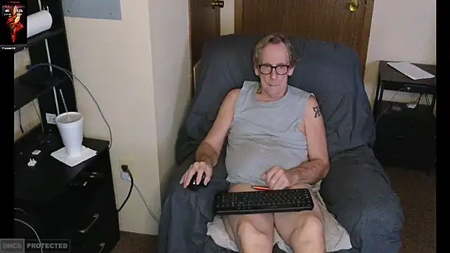 Snapshot of Lusty_Kinks chatting on January 2025 09:08:02 PM Lusty Kinks online show from January 2025 09:08:02 PM