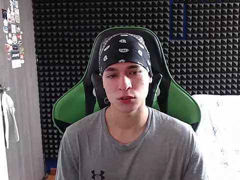 Snapshot of Curly_Angel24 chatting on December 2025 05:29:02 PM Curly Angel24 online show from December 2025 05:29:02 PM