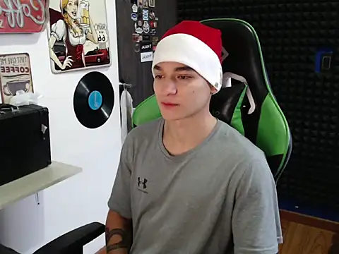 Snapshot of Curly_Angel24 chatting on December 2025 11:04:01 AM Curly Angel24 online show from December 2025 11:04:01 AM