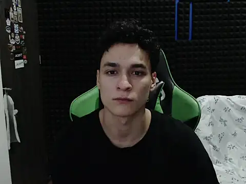 Snapshot of Curly_Angel24 chatting on December 2025 01:03:02 AM Curly Angel24 online show from December 2025 01:03:02 AM