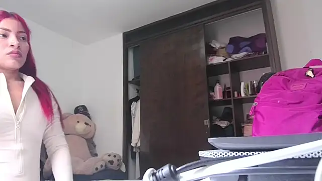 Snapshot of ari_sexy1 chatting on December 2025 05:44:02 PM ari sexy1 online show from December 2025 05:44:02 PM