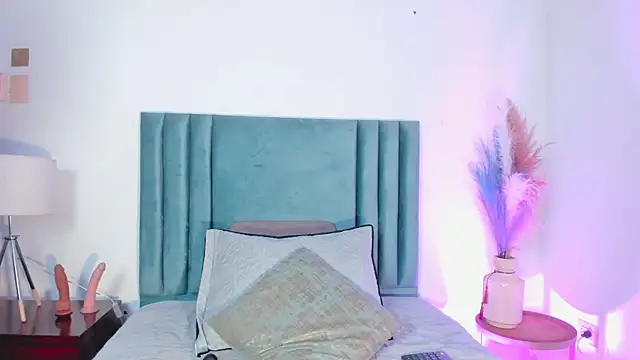 NoraDasilva online show from February 2025 12:43:01 AM