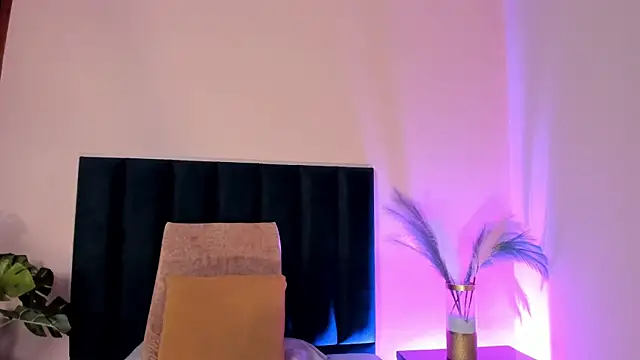 NoraDasilva online show from November 2025 11:46:01 PM