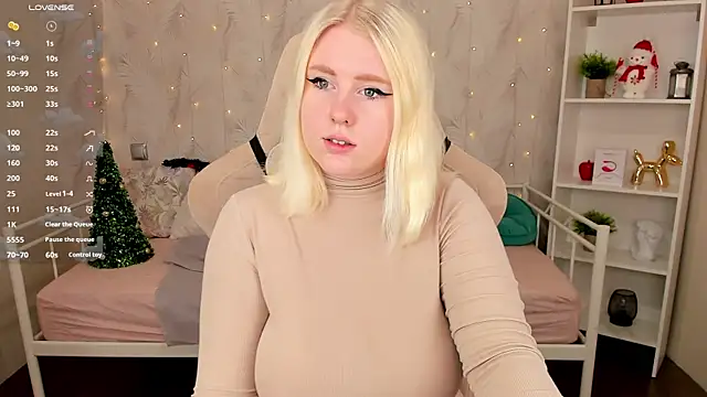 Snapshot of art_lovee chatting on December 2024 04:33:02 AM art lovee online show from December 2024 04:33:02 AM