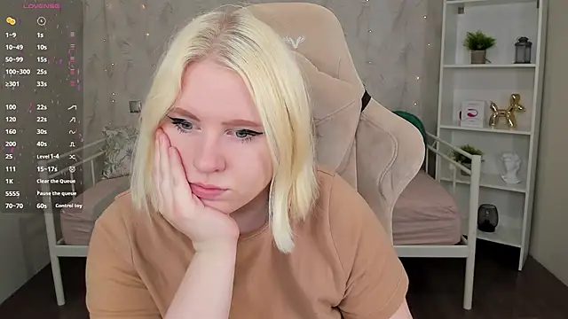 Snapshot of art_lovee chatting on February 2025 08:36:02 AM art lovee online show from February 2025 08:36:02 AM