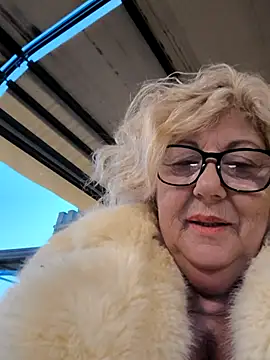 Merilulla online show from November 2025 04:06:01 PM