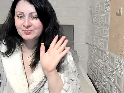 Lillian2 online show from March 2025 09:15:01 PM