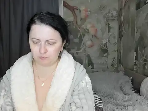 Lillian2 online show from October 2025 09:13:01 PM