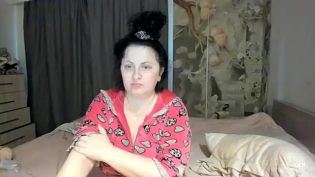 Snapshot of Lillian2 chatting on July 2026 02:32:02 PM Lillian2 online show from July 2026 02:32:02 PM