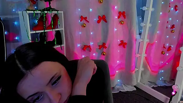 Snapshot of MipsyMipson chatting on December 2024 04:50:01 PM MipsyMipson online show from December 2024 04:50:01 PM