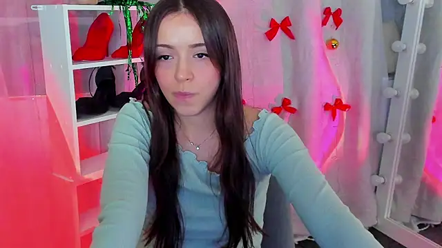 Snapshot of MipsyMipson chatting on December 2024 02:06:02 PM MipsyMipson online show from December 2024 02:06:02 PM