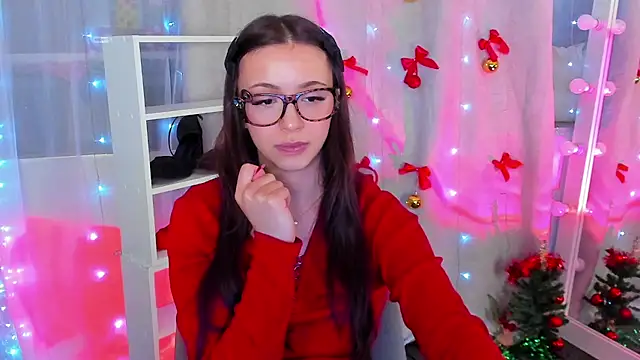 Snapshot of MipsyMipson chatting on December 2024 12:44:02 PM MipsyMipson online show from December 2024 12:44:02 PM