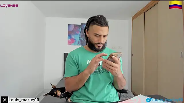 Snapshot of Louis_marley__ chatting on January 2025 06:24:01 PM Louis marley online show from January 2025 06:24:01 PM