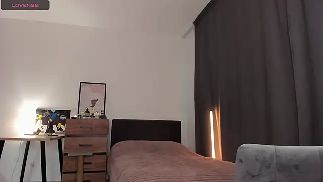 Alice Dias online show from February 2025 02:13:02 PM