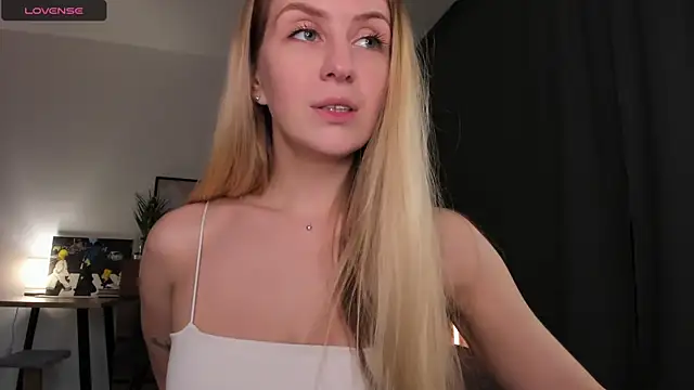 Alice Dias online show from February 2025 01:58:01 PM