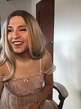 Snapshot of Aly_scarf chatting on January 2025 04:55:01 PM Aly scarf online show from January 2025 04:55:01 PM