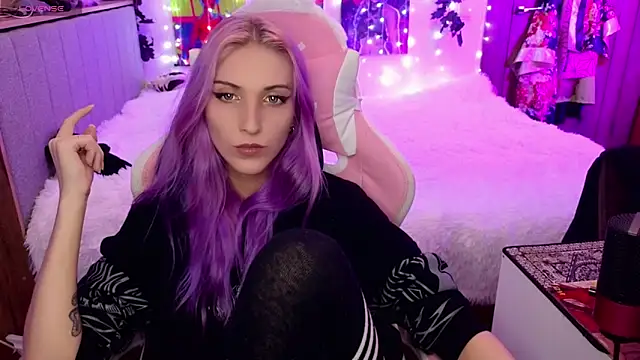 Violet Noir online show from January 2025 11:55:01 AM