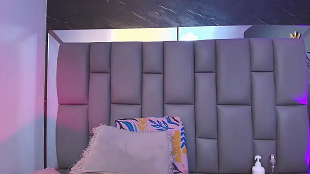  MiaBrown  online show from November 2025 12:05:02 PM