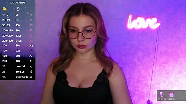 Snapshot of Leah_Reed chatting on February 2025 01:42:01 PM Leah Reed online show from February 2025 01:42:01 PM