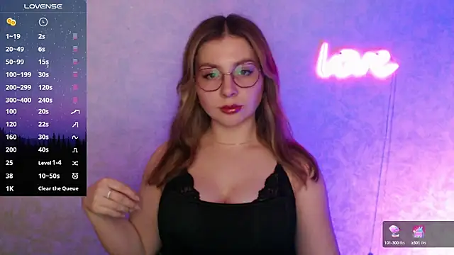 Snapshot of Leah_Reed chatting on February 2025 06:58:02 PM Leah Reed online show from February 2025 06:58:02 PM