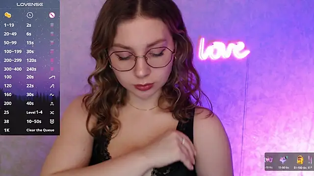 Snapshot of Leah_Reed chatting on March 2025 10:21:02 AM Leah Reed online show from March 2025 10:21:02 AM