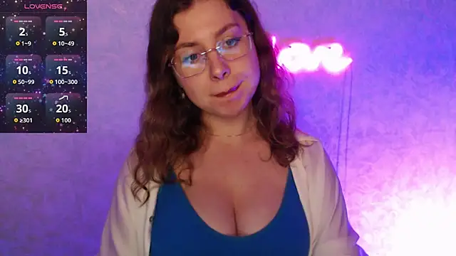 Snapshot of Leah_Reed chatting on September 2025 04:07:01 PM Leah Reed online show from September 2025 04:07:01 PM